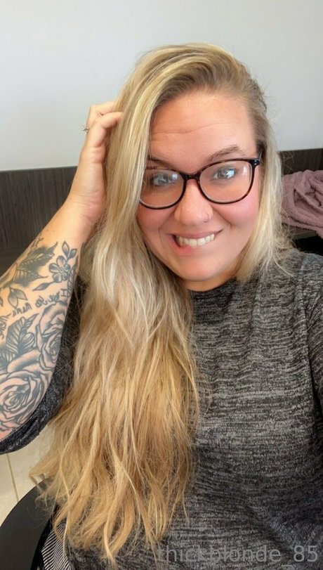 thickblonde 85 top profile image