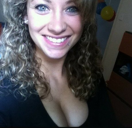 lesbians onlyfans pornos image