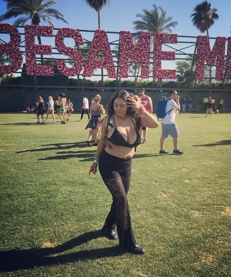 chubby nerd onlyfans art porn photos