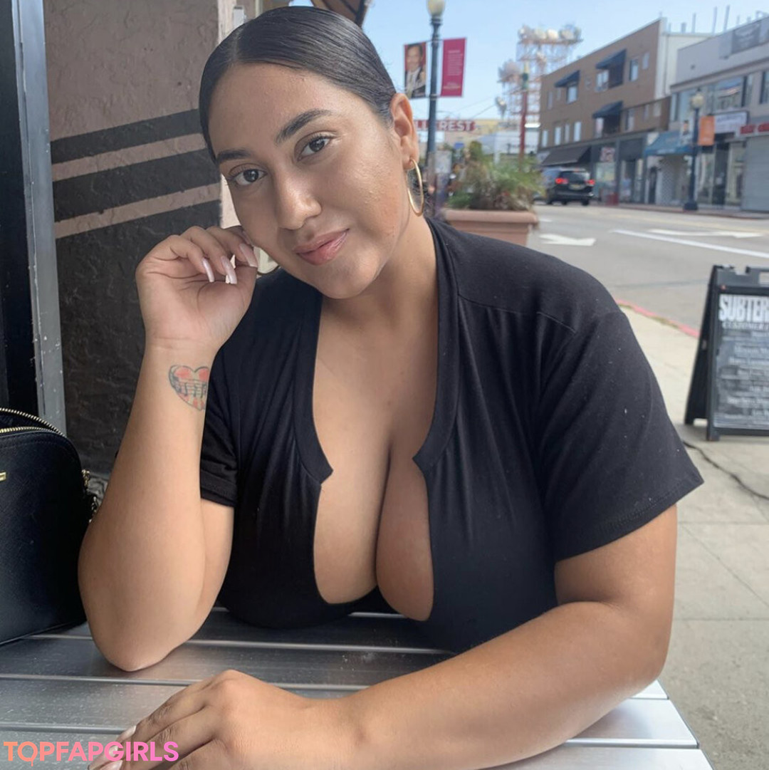 realroses model beautiful image