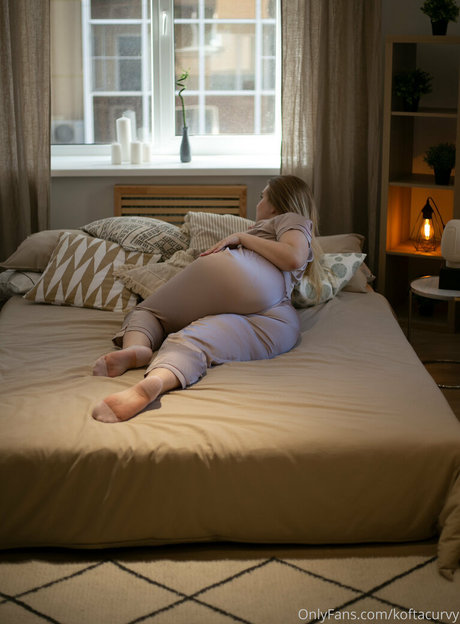 KoftaCurvy pornographic star images