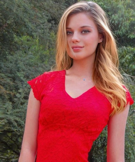 Nolwenn Dis exclusive pornstar photos