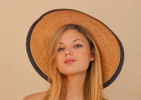 Nolwenn Dis nudes star gallery