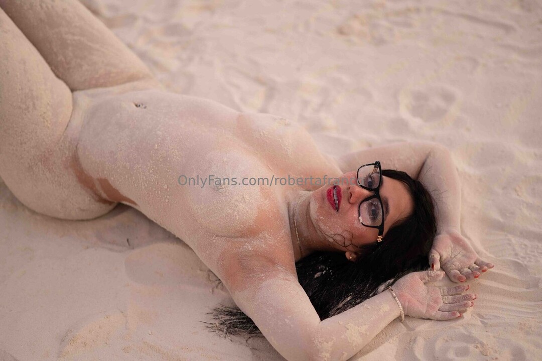 robertafranco model hot img