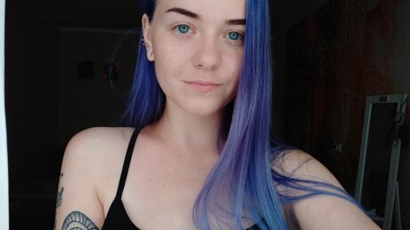 Badgeralva model hot images