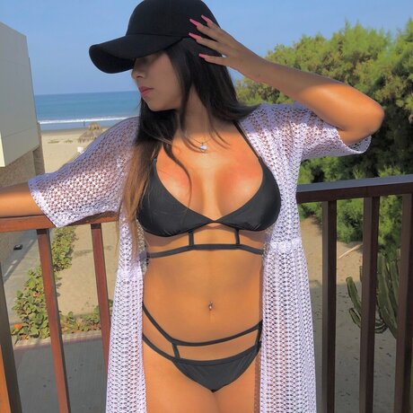 Katherine Antuane high quality model img