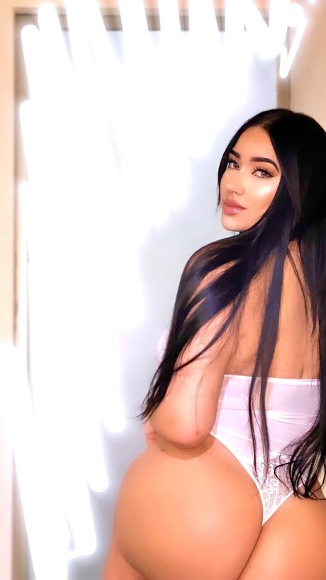 Sina Marin naked pornstar images