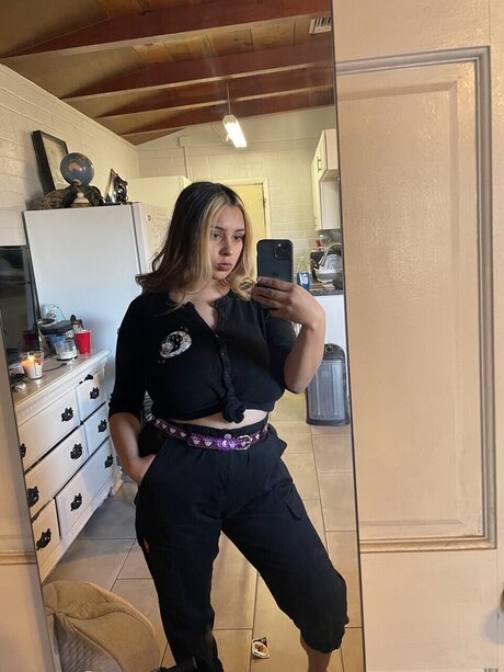 Seggsymama nudes actress archive