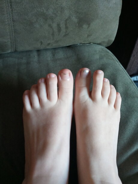 Alora Laureen model nice img