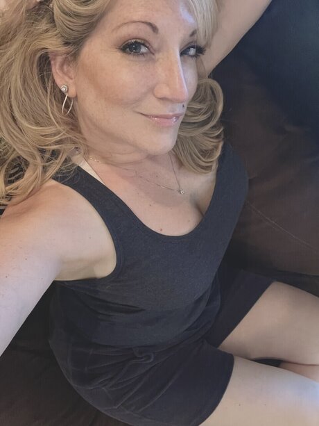 Yourneighborhoodmom pornstar beautiful images