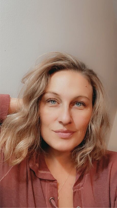 Bomshell free model pictures