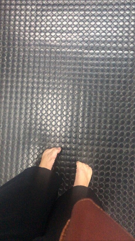 Kira Gavi free model pic