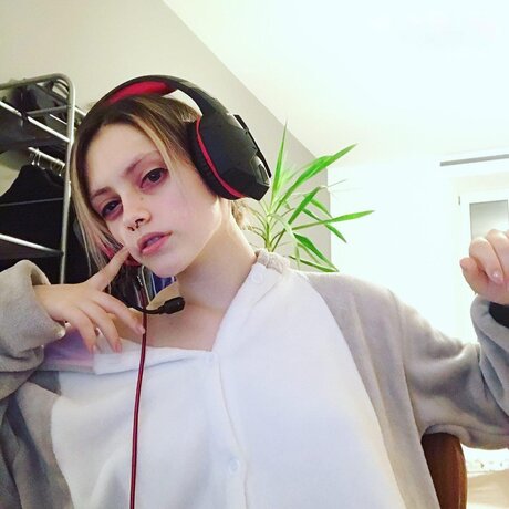 Debbie Axolotl pornstar top images