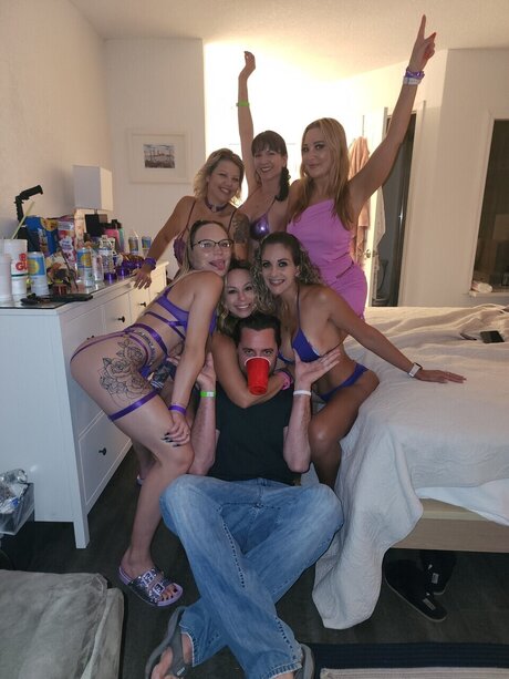 Mr TeenyBikini sex model pictures