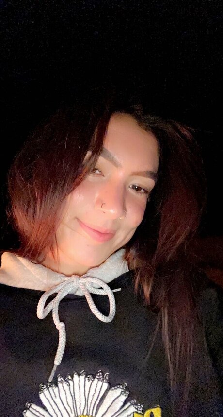 nikkisixx model high quality photos