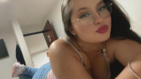 YulianaM xxx pornstar img