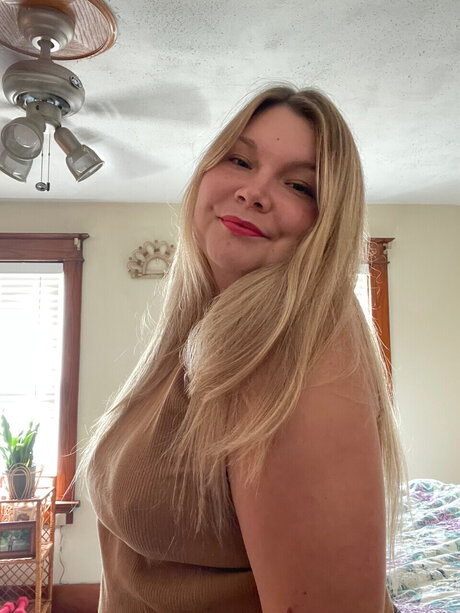 Marigold model porn photos