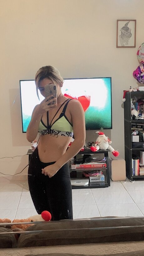 Yoselin model perfect photo