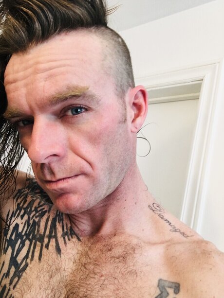 Mat pornographic model picture