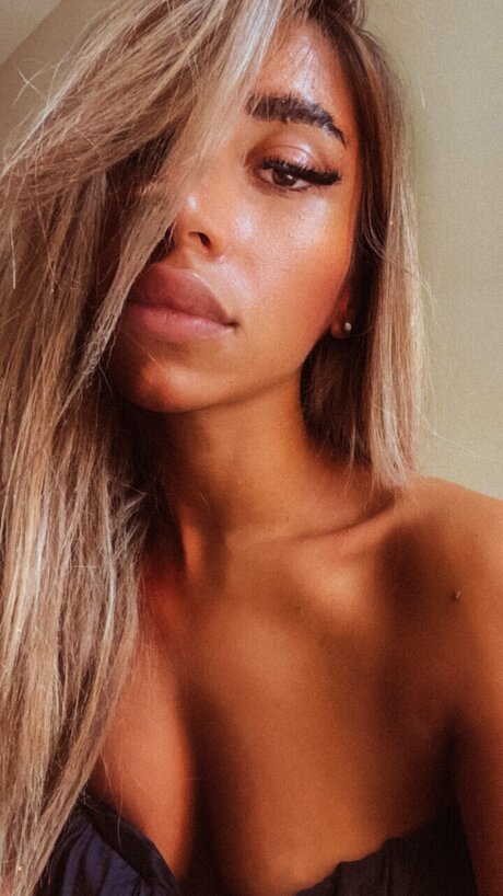 Noora erotic pornstar pictures