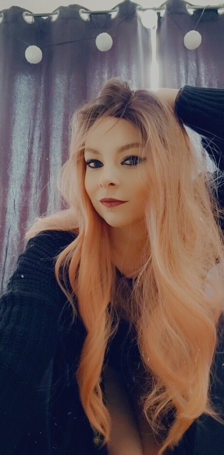 Funny shy girl free actress pic