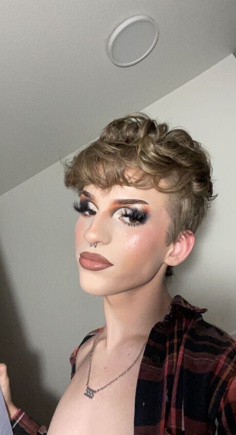 Nolan model nudes img