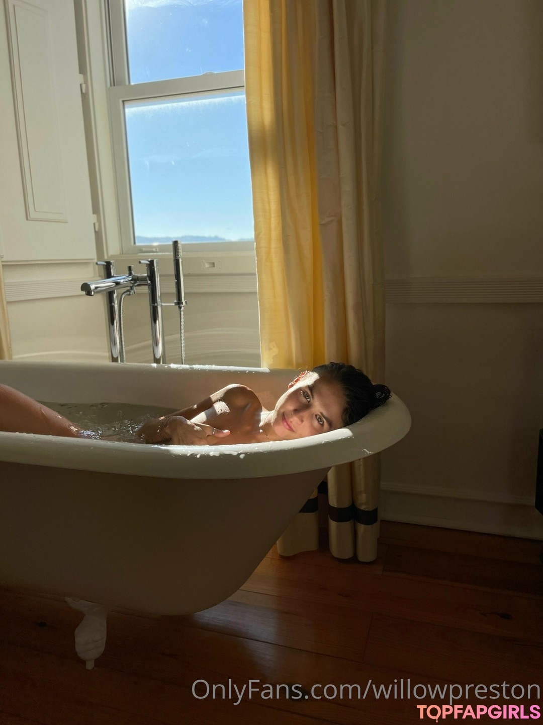 Willow Preston star sexy pic