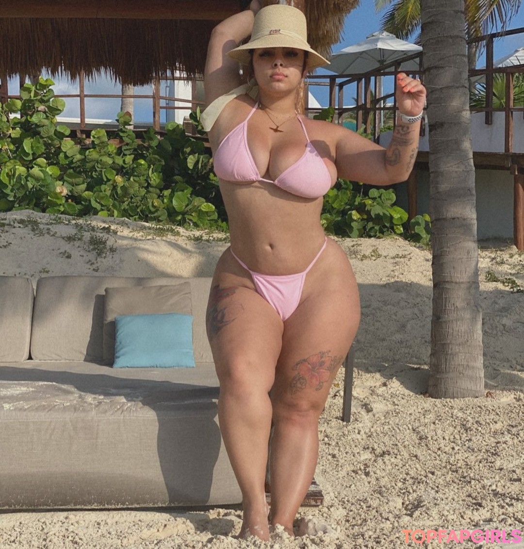 Persias Paradise art model pic