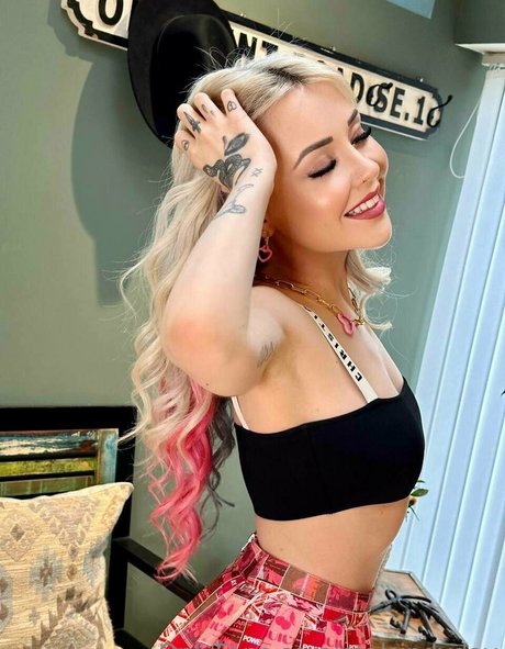 blonde cougar onlyfans art porn img