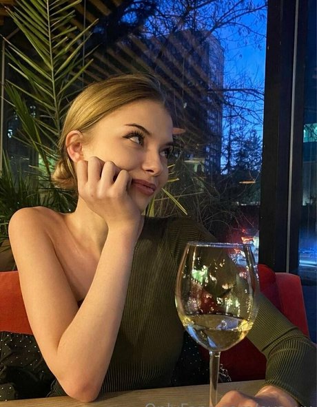 eva xx xxx model photo