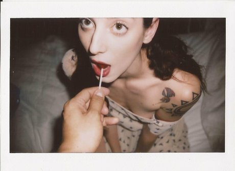 Cam Damage sex model img