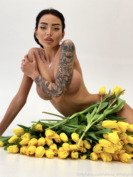 brunette petite onlyfans sexy naked archive