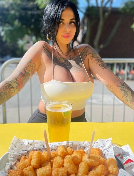 Lafajita free model picture