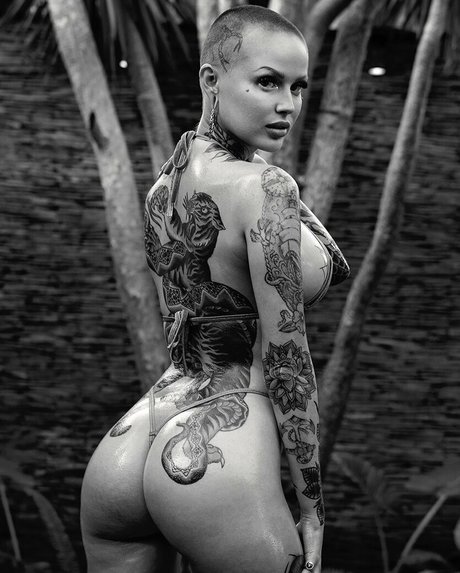 tiny onlyfans pretty picture