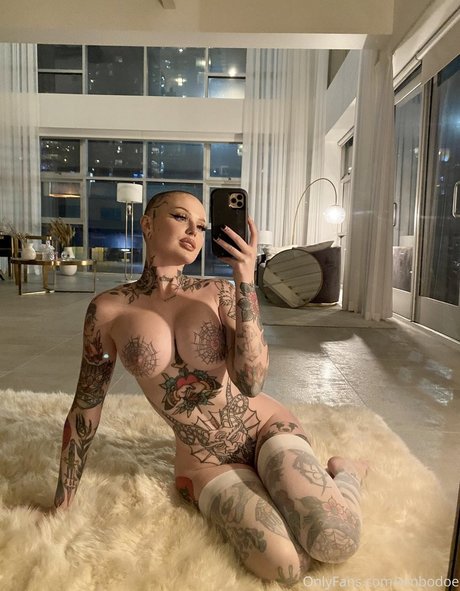 Embodoe hot actress picture