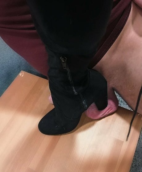 pretty ebony onlyfans top photos