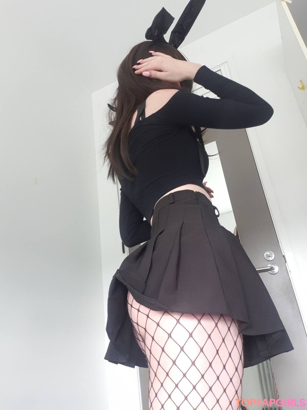 flat chested onlyfans pretty photos