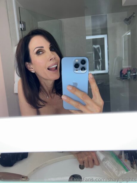 selfie nude onlyfans naked photo