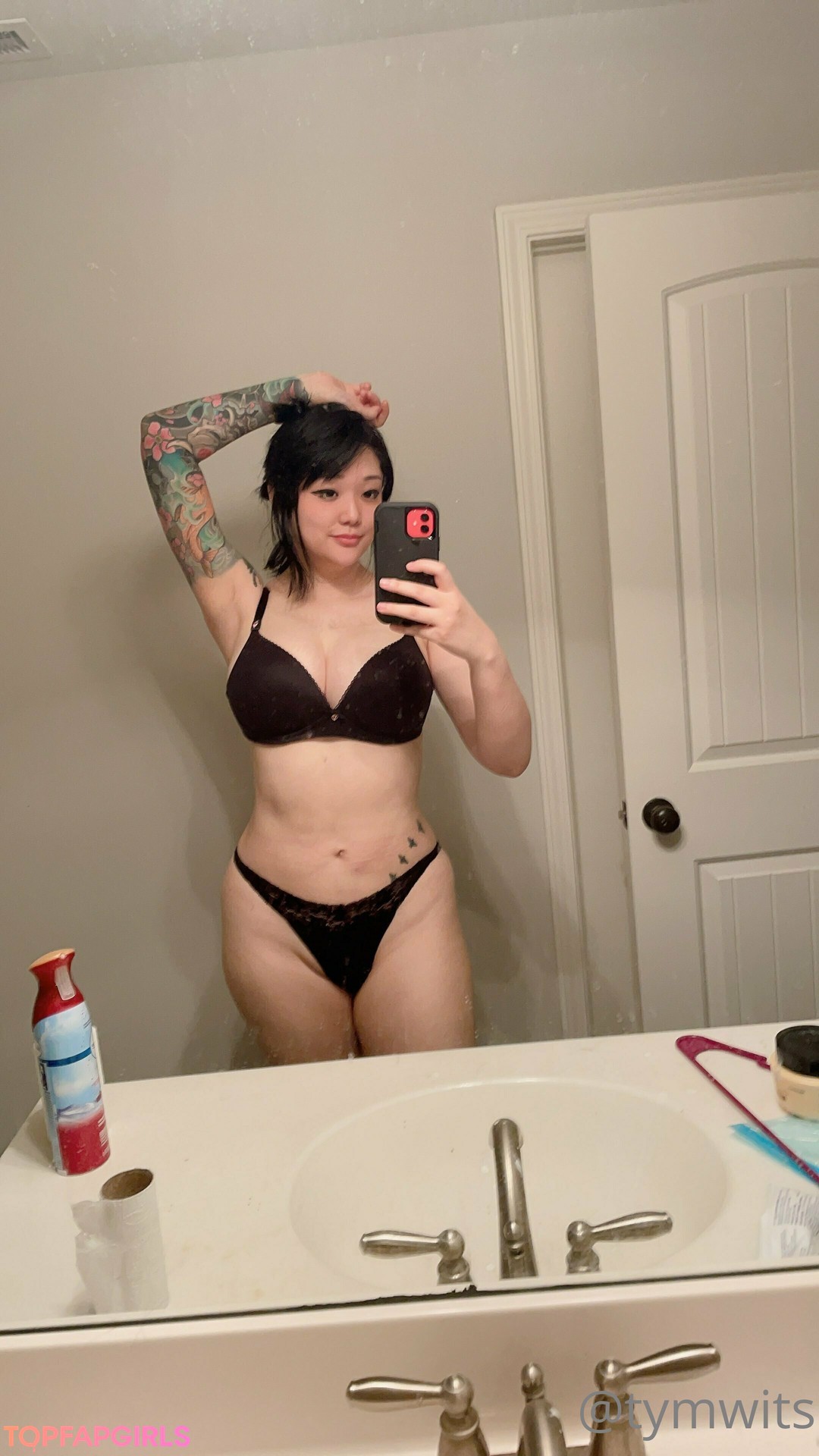Tymwits model porn image