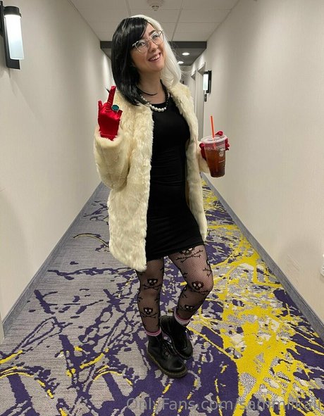 brunette petite onlyfans nude galleries