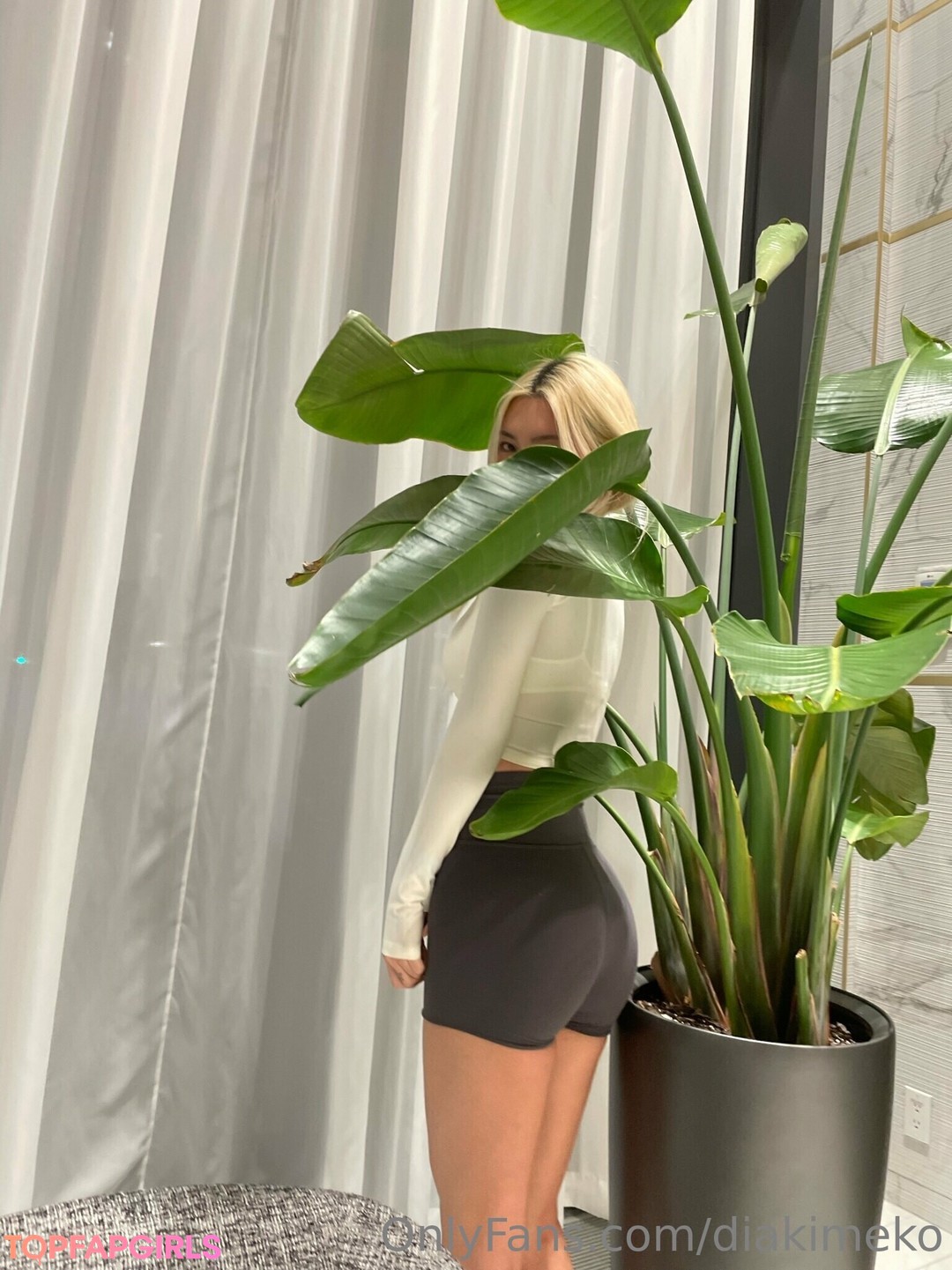 diakimeko pretty pornstar gallery