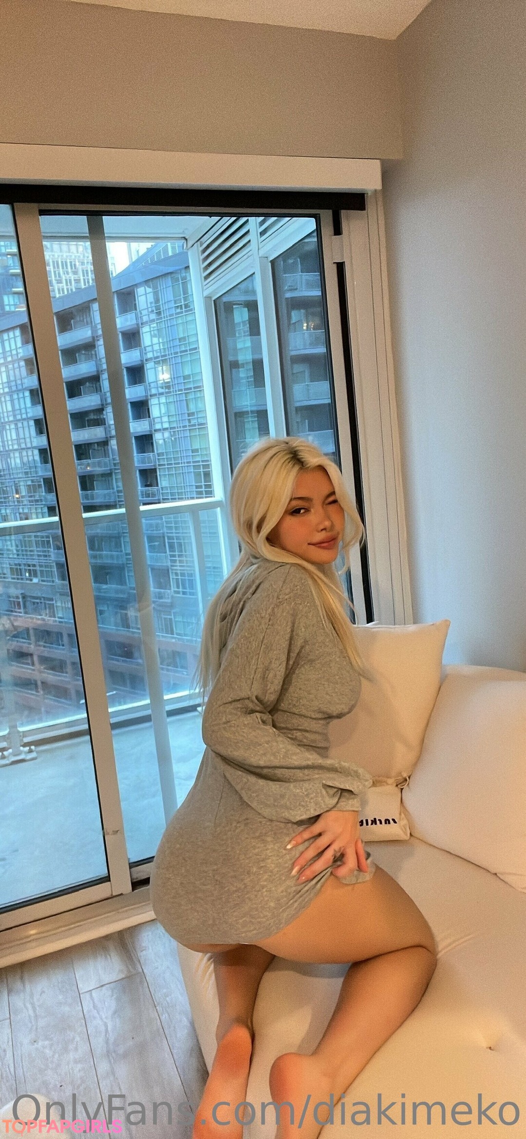 pussy spreading onlyfans hot porn image