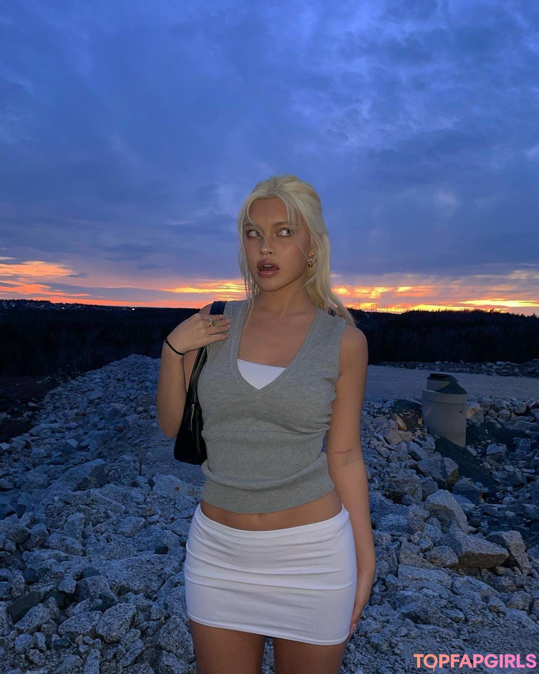 skinny shemale onlyfans nude pics