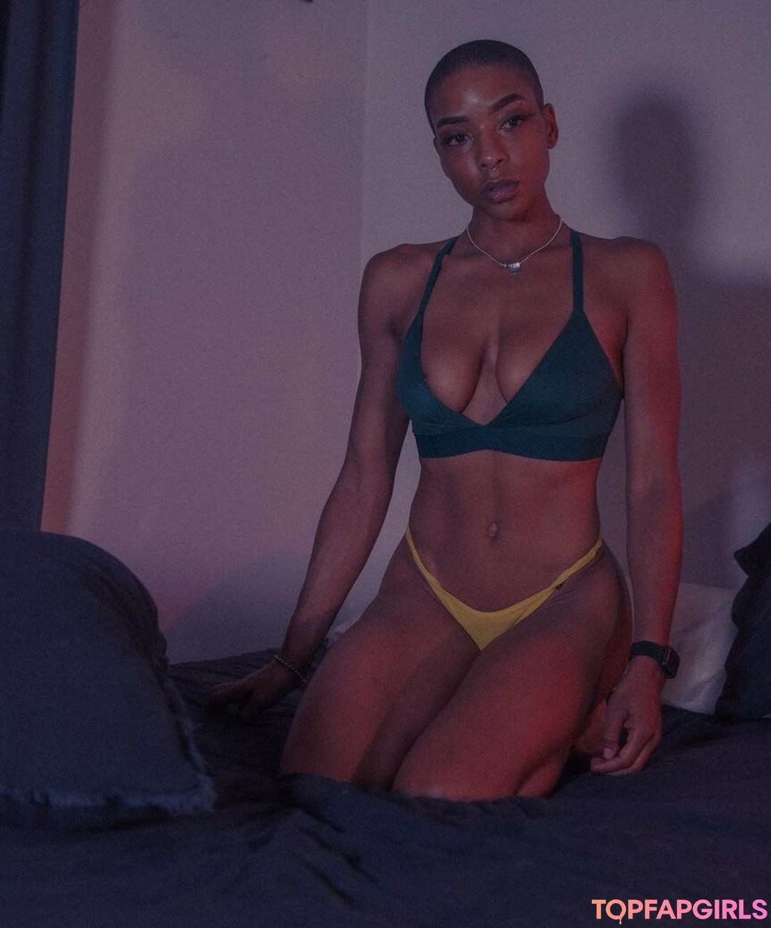Frankiiy pornstar hot pics