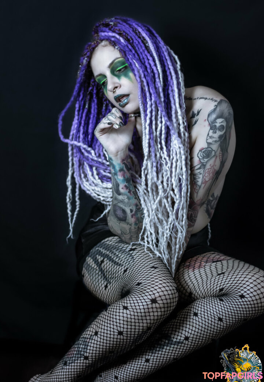 vanpsuicide pornographic model gallery