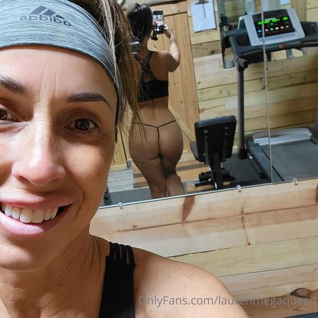 Lauren The GAMilf hot model picture