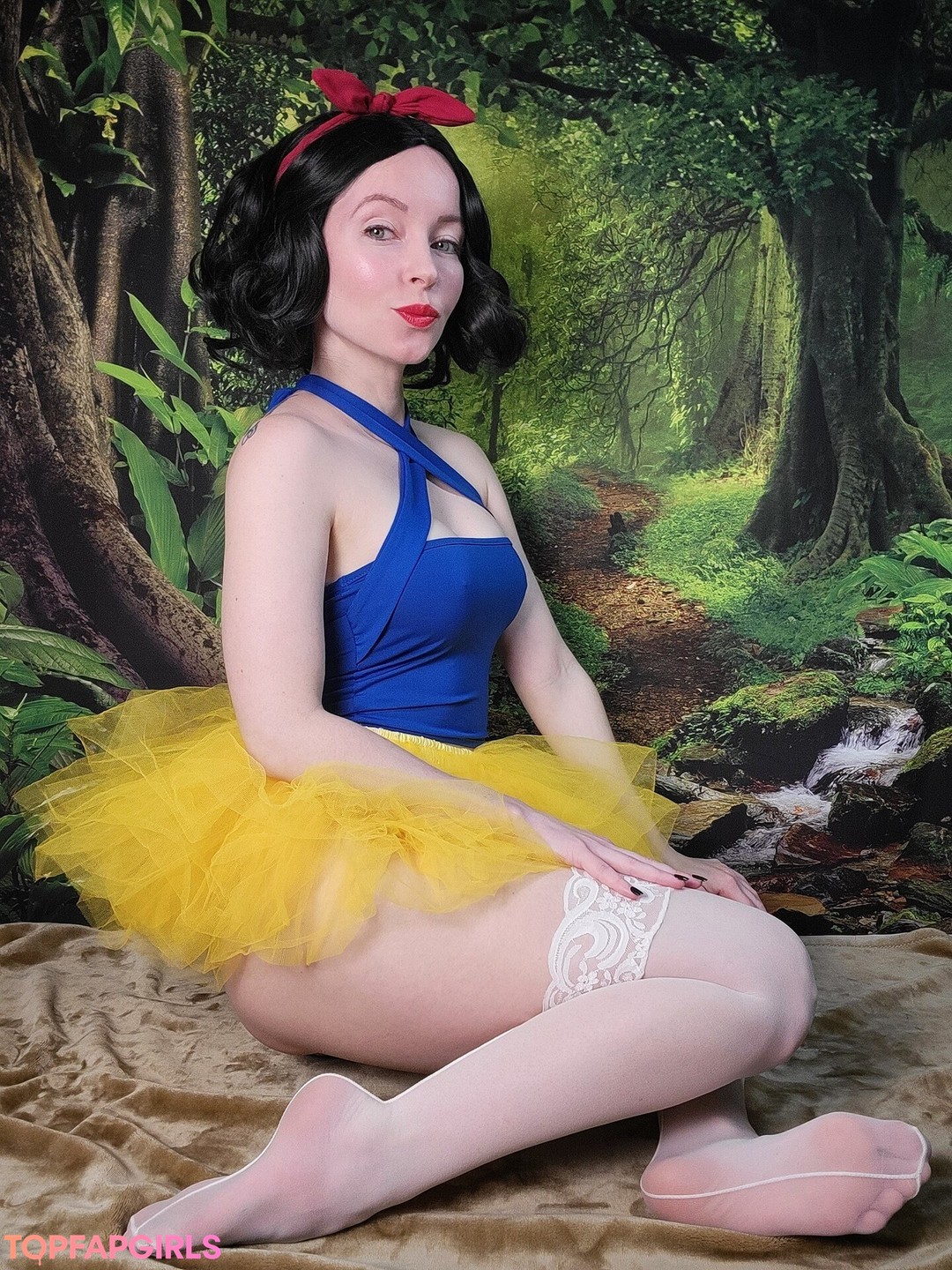 Tiny feet treat top profile image