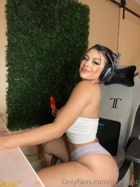 brunette petite onlyfans beautiful naked gallery