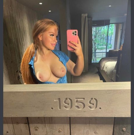 Ellie Green art star gallery