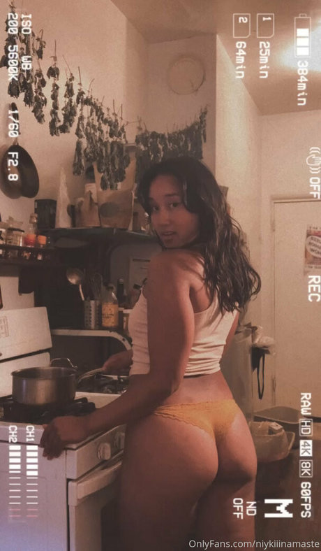 Niykiii Namaste nude star photos
